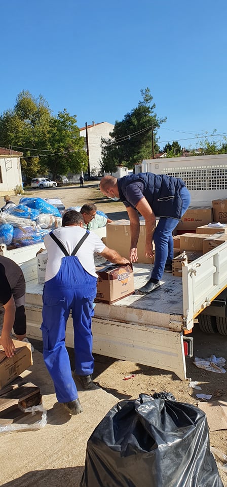ΠΑΡΑΔΟΣΗ ΑΝΘΡΩΠΙΣΤΙΚΗΣ ΒΟΗΘΕΙΑΣ ΣΤΟΥΣ ΠΛΗΓΕΝΤΕΣ ΤΗΣ ΚΑΡΔΙΤΣΑΣ 1