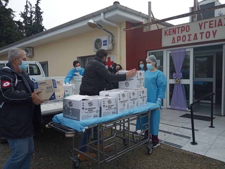 ΠΑΡΑΔΟΣΗ ΥΓΕΙΟΝΟΜΙΚΟΥ ΥΛΙΚΟΥ ΣΤΟ Κ.Υ. ΔΡΟΣΑΤΟΥ 5