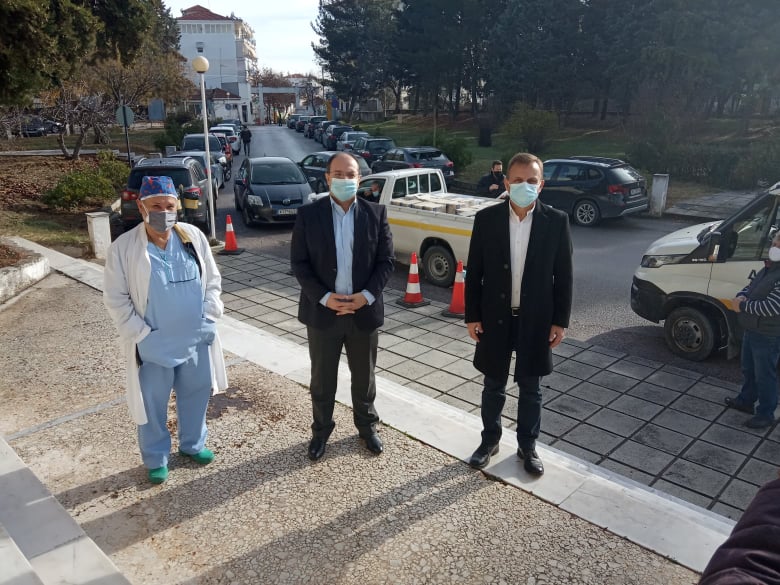 ΠΑΡΑΔΟΣΗ ΥΓΕΙΟΝΟΜΙΚΟΥ ΥΛΙΚΟΥ ΣΤΟ ΝΟΣΟΚΟΜΕΙΟ