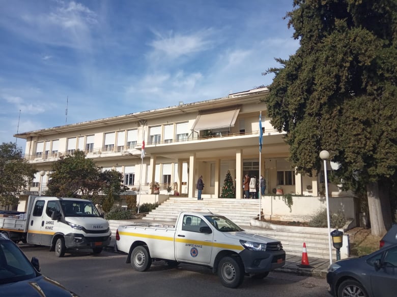ΠΑΡΑΔΟΣΗ ΥΓΕΙΟΝΟΜΙΚΟΥ ΥΛΙΚΟΥ ΣΤΟ ΝΟΣΟΚΟΜΕΙΟ4