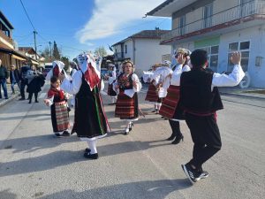 ΑΝΑΒΙΩΣΗ ΕΘΙΜΟΥ ΛΑΖΑΡΙΝΕΣ ΣΤΙΣ ΜΑΝΔΡΕΣ 1