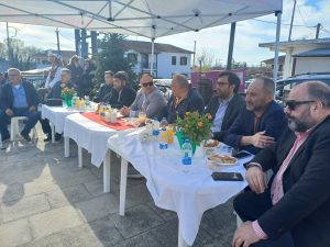 ΑΝΑΒΙΩΣΗ ΕΘΙΜΟΥ ΛΑΖΑΡΙΝΕΣ ΣΤΙΣ ΜΑΝΔΡΕΣ 4