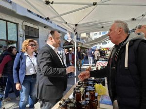 ΕΠΙΣΚΕΨΗ ΔΗΜΑΡΧΟΥ ΚΙΛΚΙΣ ΣΤΗ ΛΑΪΚΗ ΑΓΟΡΑ ΚΙΛΚΙΣ ΓΙΑ ΤΟ ΠΑΣΧΑ 2