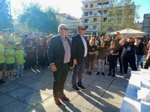 ΛΟΥΛΟΥΔΙΑ ΣΤΟ ΜΝΗΜΕΙΟ ΠΟΝΤΙΑΚΟΥ ΕΛΛΗΝΙΣΜΟΥ 1.2jpg