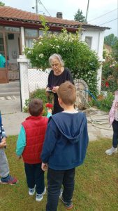 ΜΑΓΙΑΤΙΚΟ ΣΤΕΦΑΝΙ ΣΤΙΣ ΩΦΕΛΟΥΜΕΝΕΣ ΗΛΙΚΙΩΜΕΝΕΣ ΤΟΥ ΠΡΟΓΡΑΜΜΑΤΟΣ ΒΟΗΘΕΙΑ ΣΤΟ ΣΠΙΤΙ ΜΟΥΡΙΩΝ 2