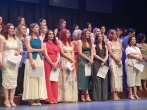 21Η ΟΡΚΩΜΟΣΙΑ ΤΕΛΕΙΟΦΟΙΤΩΝ ΤΜΗΜΑΤΟΣ ΔΗΜΙΟΥΡΓΙΚΟΥ ΣΧΕΔΙΑΣΜΟΥ ΚΑΙ ΕΝΔΥΣΗΣ 11