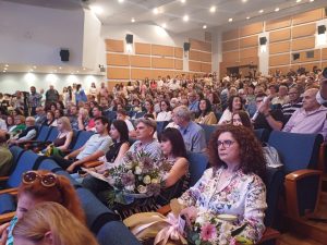 21Η ΟΡΚΩΜΟΣΙΑ ΤΕΛΕΙΟΦΟΙΤΩΝ ΤΜΗΜΑΤΟΣ ΔΗΜΙΟΥΡΓΙΚΟΥ ΣΧΕΔΙΑΣΜΟΥ ΚΑΙ ΕΝΔΥΣΗΣ 12