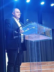 21Η ΟΡΚΩΜΟΣΙΑ ΤΕΛΕΙΟΦΟΙΤΩΝ ΤΜΗΜΑΤΟΣ ΔΗΜΙΟΥΡΓΙΚΟΥ ΣΧΕΔΙΑΣΜΟΥ ΚΑΙ ΕΝΔΥΣΗΣ 4