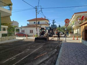 ΑΣΦΑΛΤΟΣΤΡΩΣΗ ΣΤΗΝ ΟΔΟ ΚΑΠΕΤΑ ΝΙΚΟΤΣΑΡΑ 10