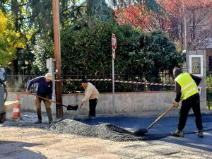 ΑΣΦΑΛΤΟΣΤΡΩΣΗ ΣΤΗΝ ΟΔΟ ΚΑΠΕΤΑ ΝΙΚΟΤΣΑΡΑ 4