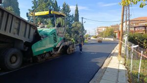 ΑΣΦΑΛΤΟΣΤΡΩΣΗ ΣΤΗΝ ΟΔΟ ΚΑΠΕΤΑ ΝΙΚΟΤΣΑΡΑ 6