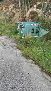 ΒΑΝΔΑΛΙΣΜΟΙ ΣΤΗΝ ΠΕΡΙΦΕΡΕΙΑΚΗ ΟΔΟ ΔΗΜΑΡΧΟΥ Ν. ΑΓΓΕΛΙΔΗ 8