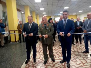 ΕΓΚΑΙΝΙΑ ΕΚΘΕΣΗΣ ΙΣΤΟΡΙΚΩΝ ΣΤΡΑΤΙΩΤΙΚΩΝ ΦΩΤΟΓΡΑΦΙΩΝ Κ. ΛΑΡΚΟΥ 1