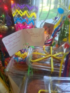 ΔΩΡΑ ΣΤΟΥΣ ΗΛΙΚΙΩΜΕΝΟΥΣ ΤΟΥ ΠΡΟΓΡΑΜΜΑΤΟΣ ΒΟΗΘΕΙΑ ΣΤΟ ΣΠΙΤΙ ΤΗΣ Δ.Ε. ΠΙΚΡΟΛΙΜΝΗΣ 3