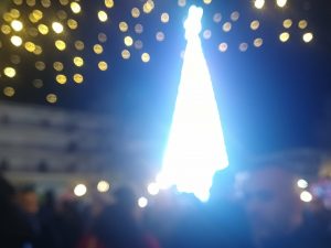 ΦΩΤΑΓΩΓΗΣΗ ΧΡΙΣΤΟΥΓΕΝΝΙΑΤΙΚΟΥ ΔΕΝΔΡΟΥ ΣΤΟ ΔΗΜΑΡΧΕΙΟ ΚΙΛΚΙΣ 7.8jpg