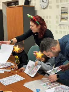 ΧΡΙΣΤΟΥΓΕΝΝΙΑΤΙΚΕΣ ΙΣΤΟΡΙΕΣ ΣΤΗΝ ΚΑΠΝΑΠΟΘΗΚΗ ΤΗΣ ΑΥΣΤΡΟΕΛΛΗΝΙΚΗΣ 5