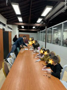 ΧΡΙΣΤΟΥΓΕΝΝΙΑΤΙΚΕΣ ΙΣΤΟΡΙΕΣ ΣΤΗΝ ΚΑΠΝΑΠΟΘΗΚΗ ΤΗΣ ΑΥΣΤΡΟΕΛΛΗΝΙΚΗΣ 6