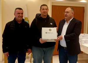 ΑΠΙΝΙΔΩΤΕΣ ΣΕ ΑΘΛΗΤΙΚΟΥΣ ΠΟΔΟΣΦΑΙΡΙΚΟΥΣ ΣΥΛΛΟΓΟΥΣ 10