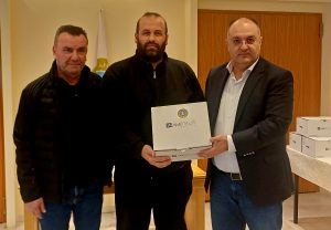 ΑΠΙΝΙΔΩΤΕΣ ΣΕ ΑΘΛΗΤΙΚΟΥΣ ΠΟΔΟΣΦΑΙΡΙΚΟΥΣ ΣΥΛΛΟΓΟΥΣ 12