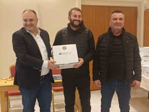 ΑΠΙΝΙΔΩΤΕΣ ΣΕ ΑΘΛΗΤΙΚΟΥΣ ΠΟΔΟΣΦΑΙΡΙΚΟΥΣ ΣΥΛΛΟΓΟΥΣ 3