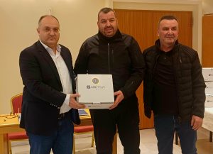 ΑΠΙΝΙΔΩΤΕΣ ΣΕ ΑΘΛΗΤΙΚΟΥΣ ΠΟΔΟΣΦΑΙΡΙΚΟΥΣ ΣΥΛΛΟΓΟΥΣ 4