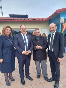 ΡΙΨΗ ΤΙΜΙΟΥ ΣΤΑΥΡΟΥ ΣΤΗΝ ΠΙΣΙΝΑ ΤΟΥ ΑΘΛΗΤΙΚΟΥ ΚΕΝΤΡΟΥ ''ΑΛΕΞΑΝΔΡΟΣ'' 4