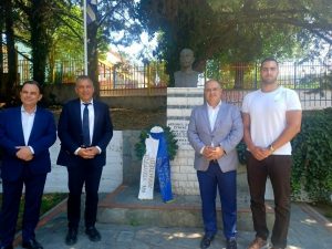 ΓΙΑΝΝΗΣ ΒΡΟΥΤΣΗΣ ΚΑΤΑΘΕΣΗ ΣΤΕΦΑΝΟΥ ΣΤΗ ΜΝΗΜΗ ΤΟΥ ΣΥΝΤΑΓΜΑΤΑΡΧΗ ΑΝΤΩΝΗ ΚΑΜΠΑΝΗ 1