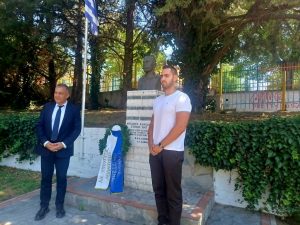 ΓΙΑΝΝΗΣ ΒΡΟΥΤΣΗΣ ΚΑΤΑΘΕΣΗ ΣΤΕΦΑΝΟΥ ΣΤΗ ΜΝΗΜΗ ΤΟΥ ΣΥΝΤΑΓΜΑΤΑΡΧΗ ΑΝΤΩΝΗ ΚΑΜΠΑΝΗ 2
