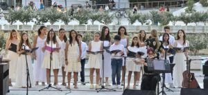 ΑΠΟ ΤΗΝ ΚΥΠΡΟ ΜΕ ΤΡΑΓΟΥΔΙ ΚΑΙ ΟΝΕΙΡΟ ΠΑΙΔΙΚΗ ΧΟΡΩΔΙΑ ΔΗΜΟΥ ΛΑΤΣΙΩΝ ΓΕΡΙΟΥ 2