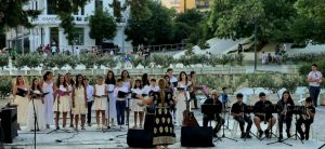 ΑΠΟ ΤΗΝ ΚΥΠΡΟ ΜΕ ΤΡΑΓΟΥΔΙ ΚΑΙ ΟΝΕΙΡΟ ΠΑΙΔΙΚΗ ΧΟΡΩΔΙΑ ΔΗΜΟΥ ΛΑΤΣΙΩΝ ΓΕΡΙΟΥ 4jpg