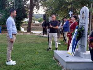 ΕΚΔΗΛΩΣΗ ΜΝΗΜΗΣ ΓΙΑ ΤΟΝ ΙΩΑΝΝΗ ΙΓΝΑΤΙΑΔΗ ΚΑΙ ΤΟΝ ΒΑΣΙΛΗ ΧΑΜΙΖΙΔΗ ΣΤΗ ΒΑΘΗ 5.2jpg
