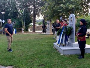 ΕΚΔΗΛΩΣΗ ΜΝΗΜΗΣ ΓΙΑ ΤΟΝ ΙΩΑΝΝΗ ΙΓΝΑΤΙΑΔΗ ΚΑΙ ΤΟΝ ΒΑΣΙΛΗ ΧΑΜΙΖΙΔΗ ΣΤΗ ΒΑΘΗ 5.5jpg