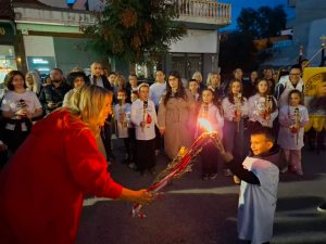 ΦΛΟΓΑ ΑΓΑΠΗΣ 24Η ΠΑΝΕΛΛΗΝΙΑ ΛΑΜΠΑΔΗΔΡΟΜΙΑ ΕΘΕΛΟΝΤΩΝ ΣΤΟ ΚΙΛΚΙΣ 1