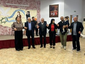 ΒΡΑΒΕΥΣΗ ΗΛΙΚΙΩΜΕΝΩΝ ΣΤΗ ΓΙΟΡΤΗ ΤΡΙΤΗΣ ΗΛΙΚΙΑΣ ΣΤΗΝ ΕΥΚΑΡΠΙΑ 4